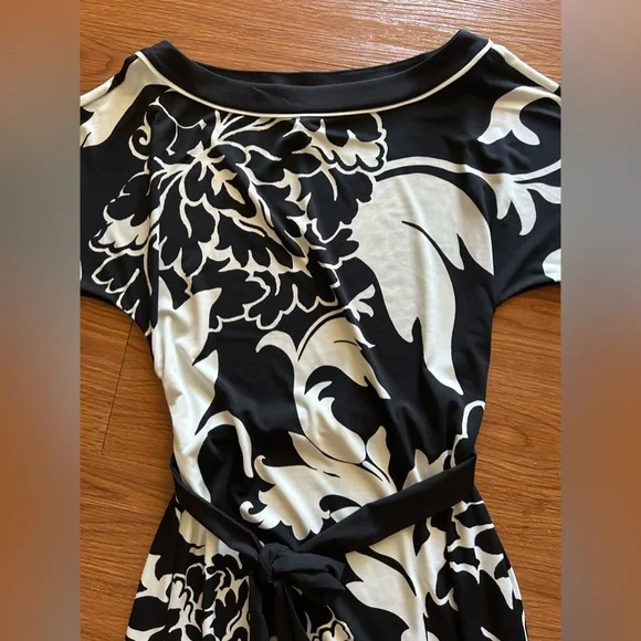 White House Black Market Dress - Picture 6 of 9